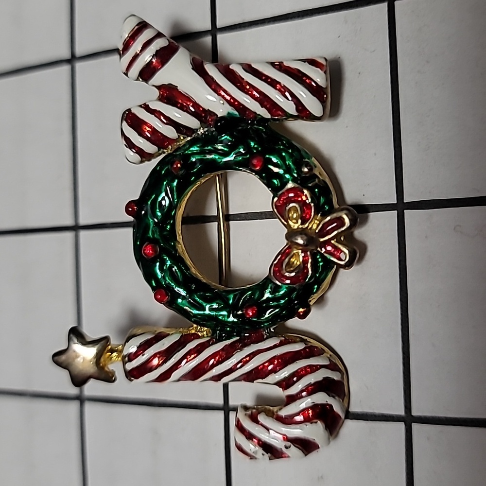 JOY Pin‎